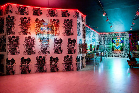 <p>The FAILE &amp; BAST Deluxx Fluxx Arcade</p>