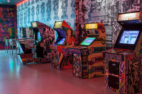 <p>The FAILE &amp; BAST Deluxx Fluxx Arcade</p>