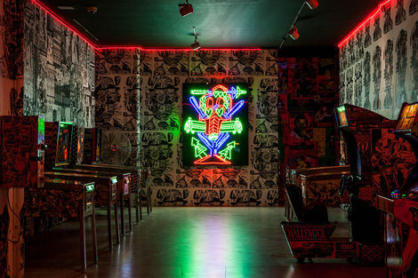 <p>The FAILE &amp; BAST Deluxx Fluxx Arcade</p>